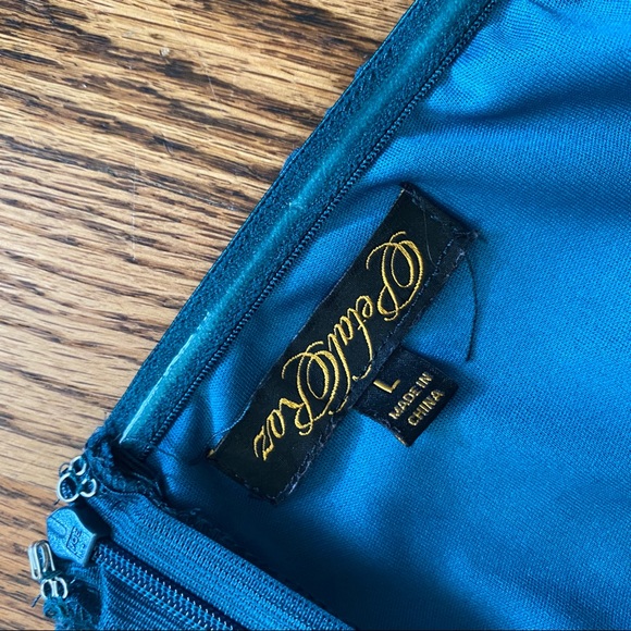 Teal Flowy Off The Shoulders Sleeved Dress - Picture 6 of 10